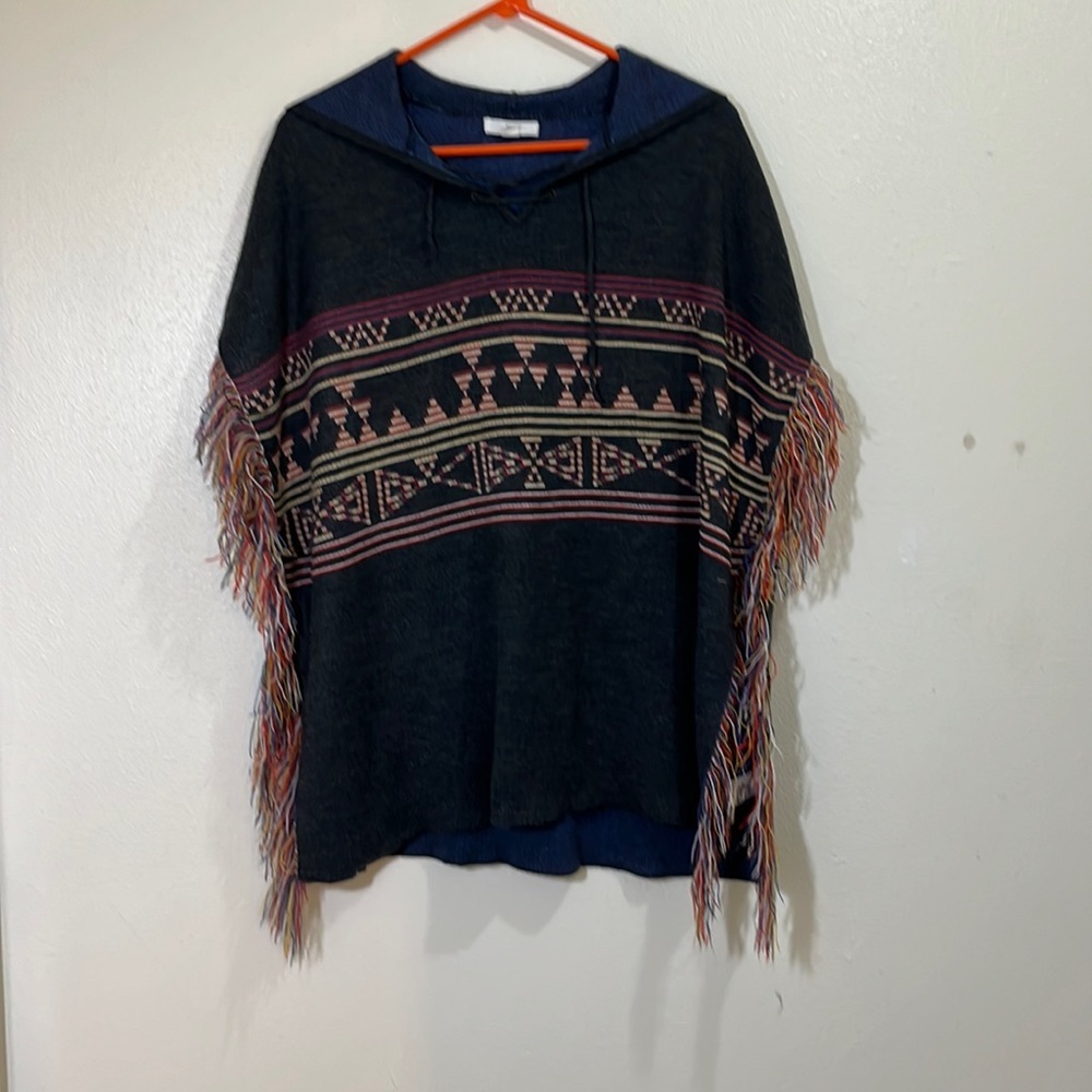BLL sleeveless, hooded dark gray poncho. Size Medium